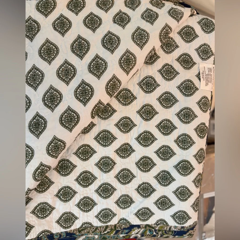 MODERN SOUTHERN HOME Hollingsworth Full/Queen Comforter Set